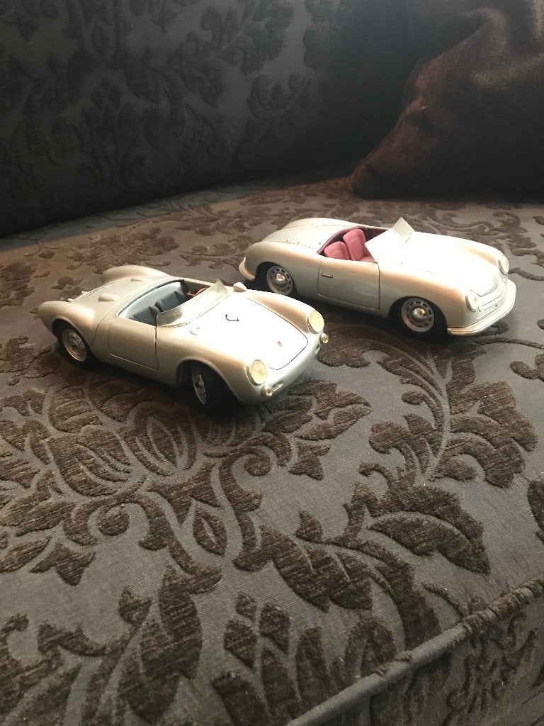 2 x porsche 1/18, Ophalen of Verzenden, Zo goed als nieuw, Auto, Maisto