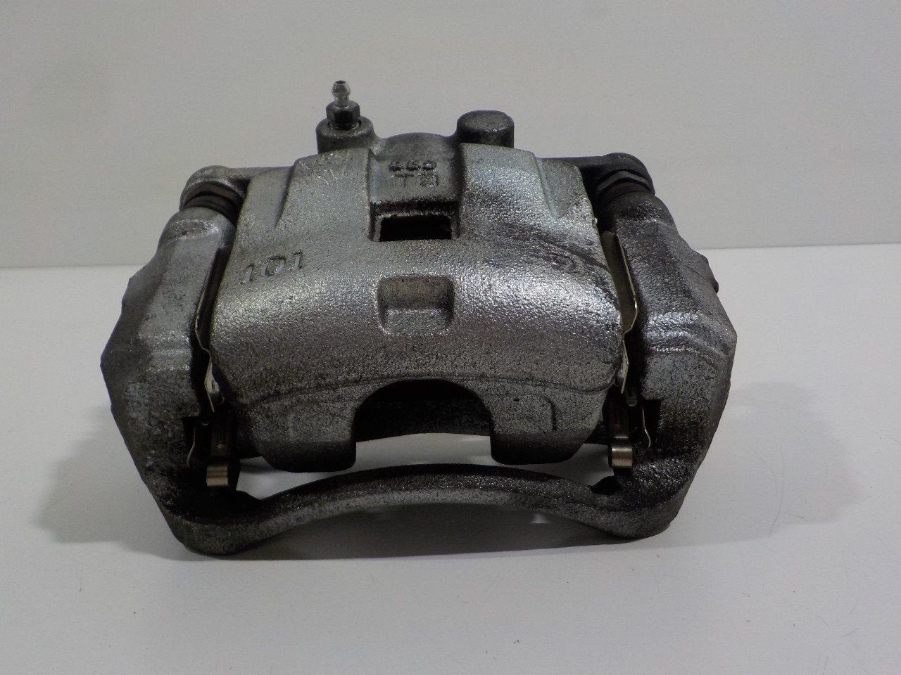 Remklauw rechts voor Suzuki Swift, Onderdelen@venauto.nl, Van der Ven Autorecycling B.V., Ettenseweg 76, 4706 PB Roosendaal, The Netherlands