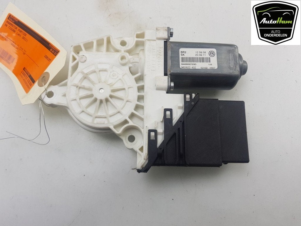 MOTEUR LEVE VITRE ELECTRIQUE Volkswagen Tiguan (5N1 / 2), Utilisé, Volkswagen