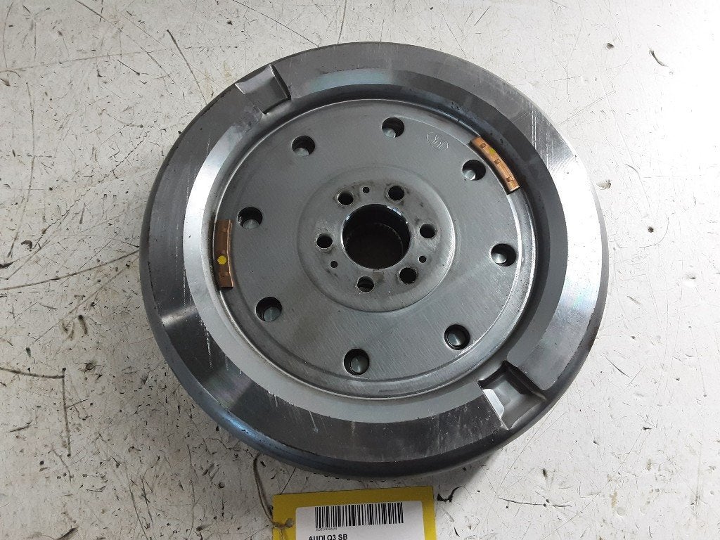 VOLANT MOTEUR BI-MASSE Audi Q3 (F3B) (05E105266AB), Auto-Union-Straße  1,
85057  Ingolstadt, DE, Info@audi.de, Audi, Utilisé
