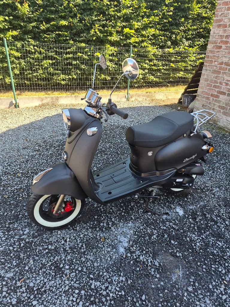 Scooter lowigi klasse b, Fietsen en Brommers, Scooters | Overige merken, Ophalen, Nieuw, Klasse B (45 km/u), Benzine