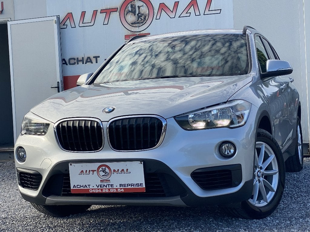 BMW X1 1.5iA sDrive18*PACK SPORT*1MAIN*CARNET*GPS*CAMERA*PDC, Autos, Argent ou Gris, Achat, Euro 6, Entreprise