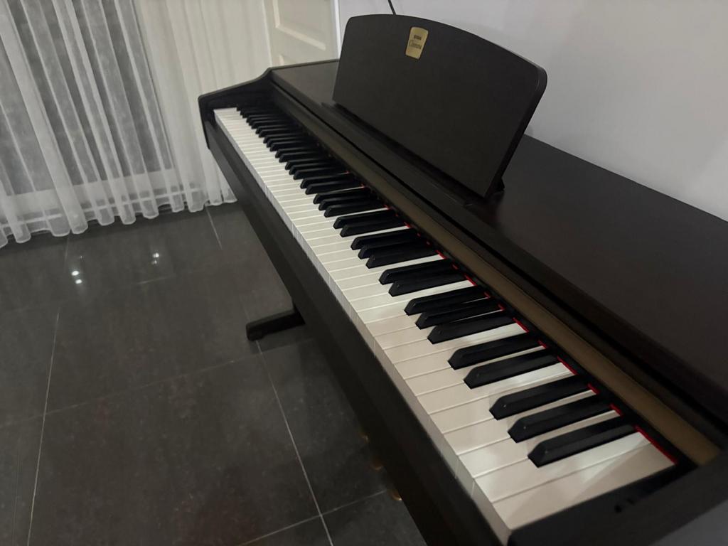 Digitale Piano Yamaha Clavinova, Muziek en Instrumenten, Ophalen, Gebruikt, Bruin, Digitaal
