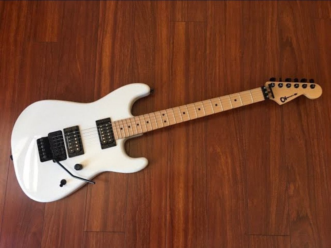 Charvel San Dimas, Ophalen, Zo goed als nieuw, Elektrisch, 6-snarig