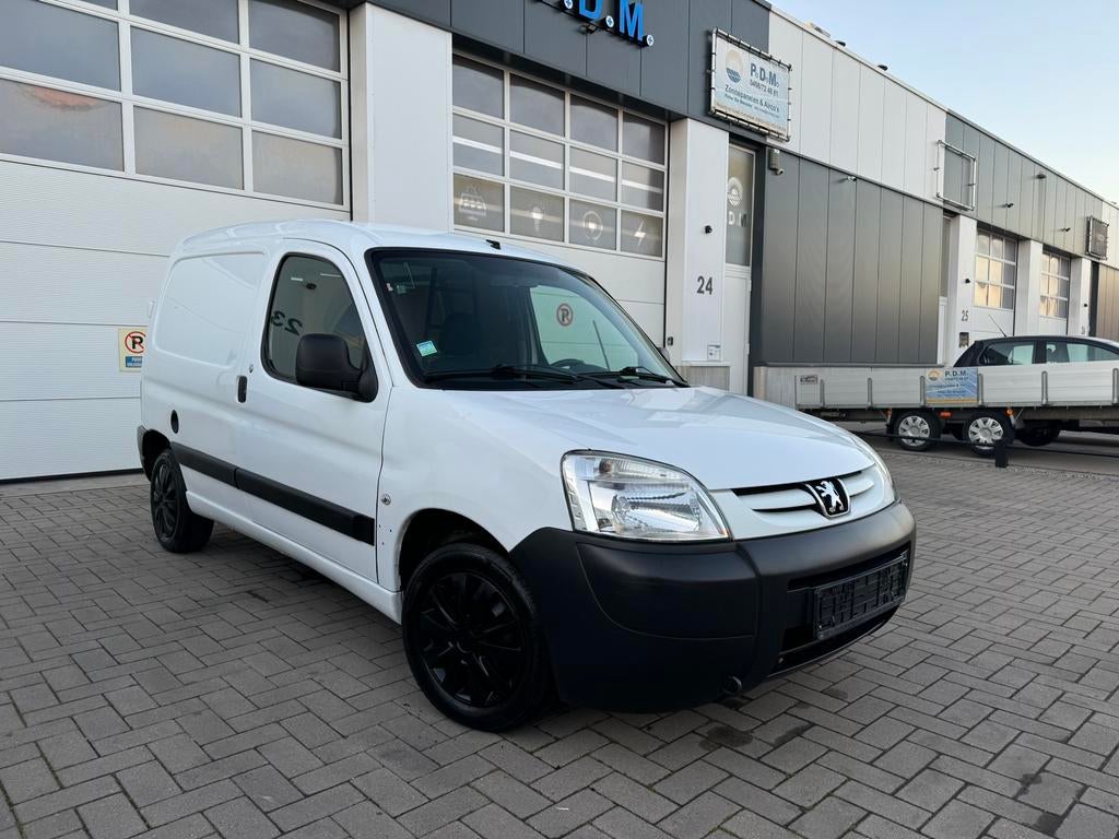 Peugeot Partner 1.6HDI 132.000Km/ Ond.Boek/12M. Gr./ Gekeurd, Auto's, Bestelwagens en Lichte vracht, Particulier, Bluetooth, Peugeot