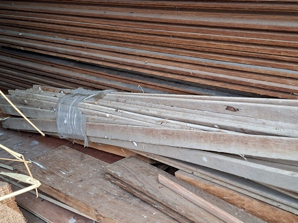 Oude Keruing (Aziatische Apitong) plankenvloer, Ophalen, Minder dan 25 mm, Plank, 300 cm of meer