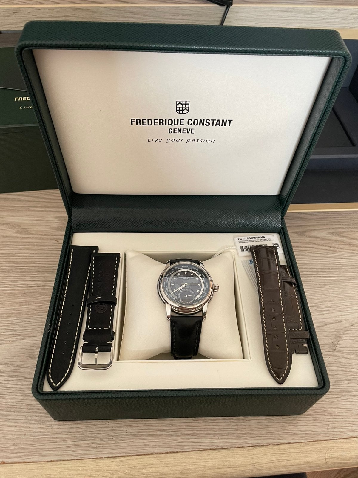 Frederique Constant Manufacture Worldtimer, Handtassen en Accessoires, Horloges | Heren, Overige merken, Leer, Staal, Polshorloge