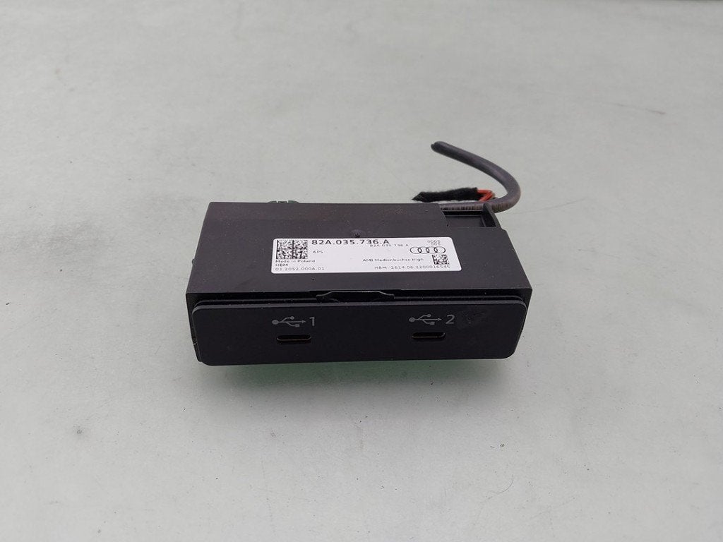 PORT AUX/USB Audi A3 Sportback (8YA) (|82A035736A|), Auto-Union-Straße  1,
85057  Ingolstadt, DE, Info@audi.de, Audi, Utilisé