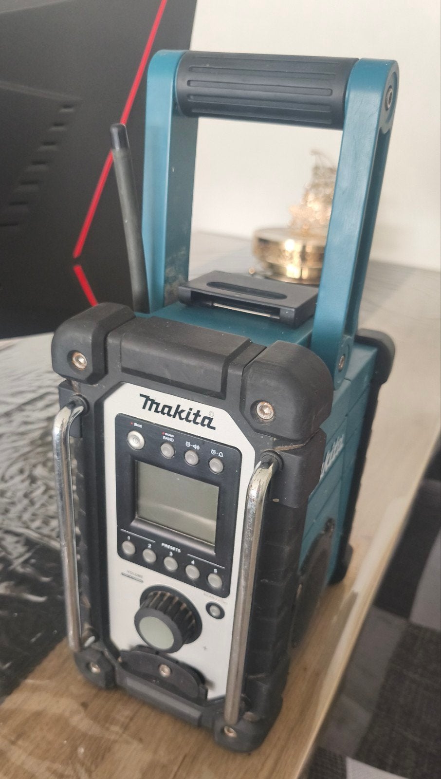 Makita DMR102 bouwradio,, Enlèvement, Radio de chantier