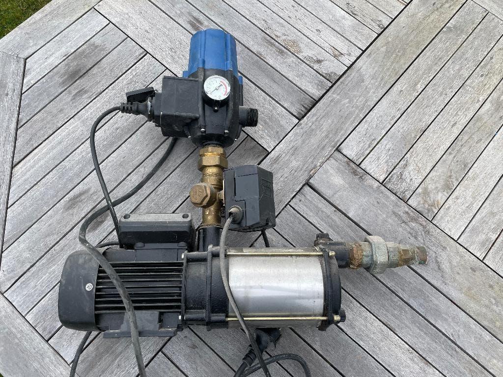 Hydrofoorpomp met presscontrol, Tuin en Terras, Waterpompen, Ophalen, Gebruikt, Elektrisch, Hydrofoorpomp