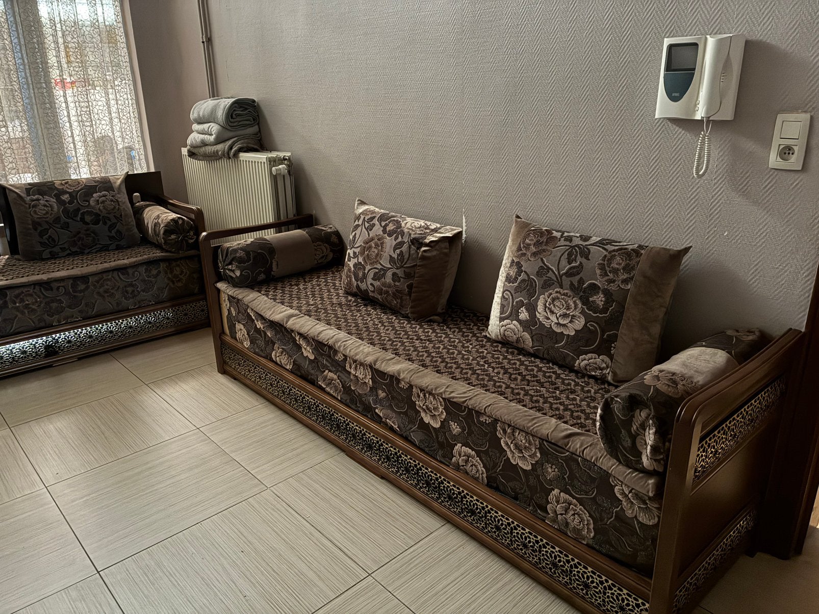 Salon marocain complet avec coussins – brun et beige, Maison & Meubles, Enlèvement, Utilisé, Bois, Marocain