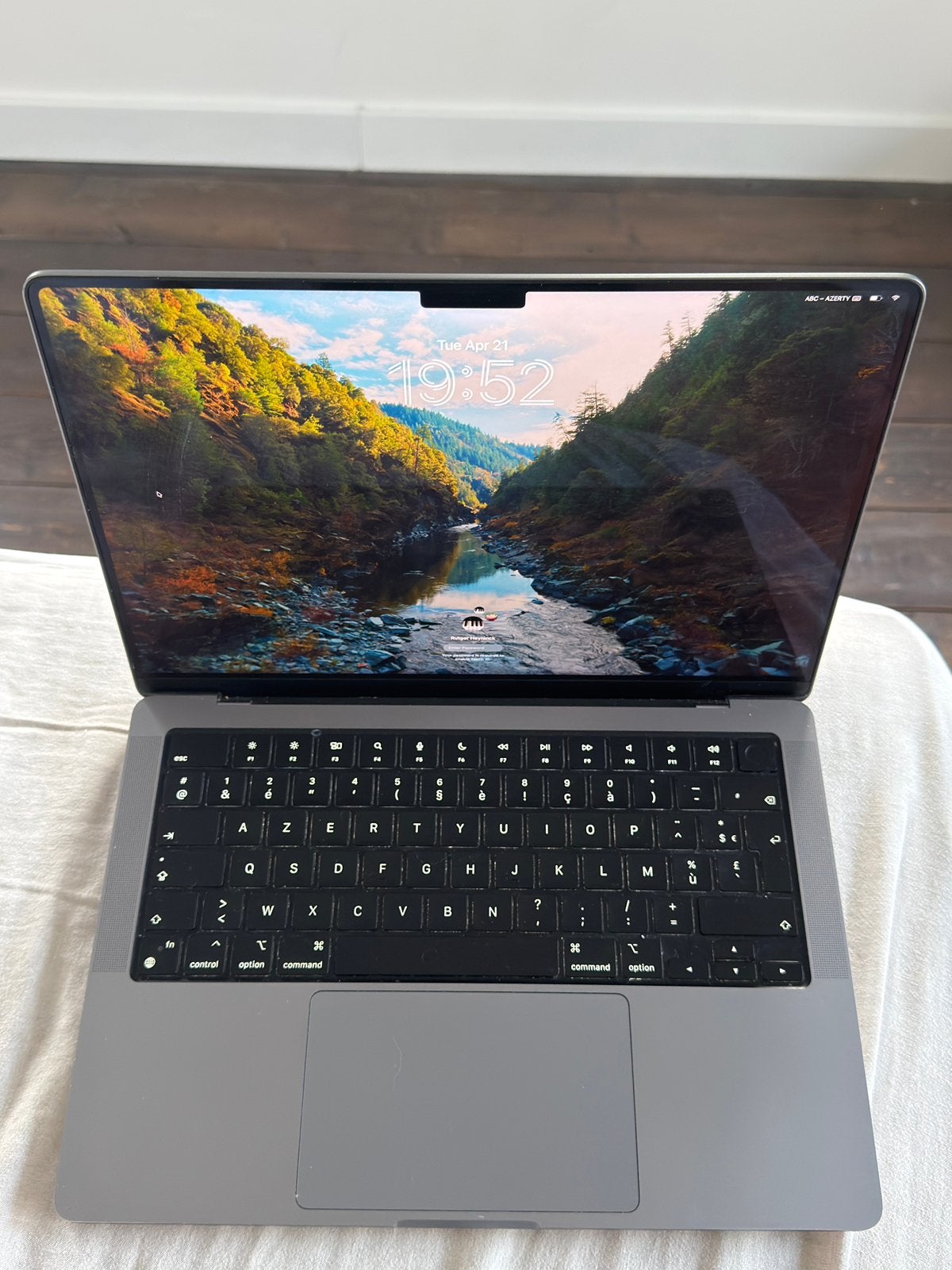 MacBook Pro 14-inch AZERTY , 2023 - Apple M2 Pro, 16GB RAM, Informatique & Logiciels, Apple Macbooks, Enlèvement ou Envoi, Comme neuf