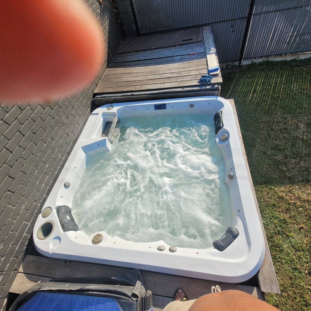 jaccuzi, Ophalen, Zo goed als nieuw, Vast