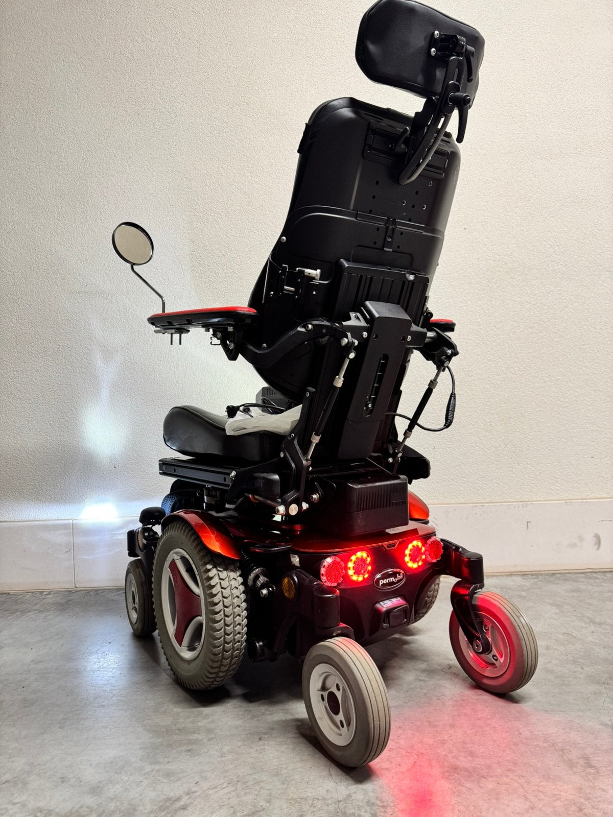 Permobil Electrische rolstoel 6wiel Stabiel rolwagen, Ophalen of Verzenden, Inklapbaar, Zo goed als nieuw, Elektrische rolstoel