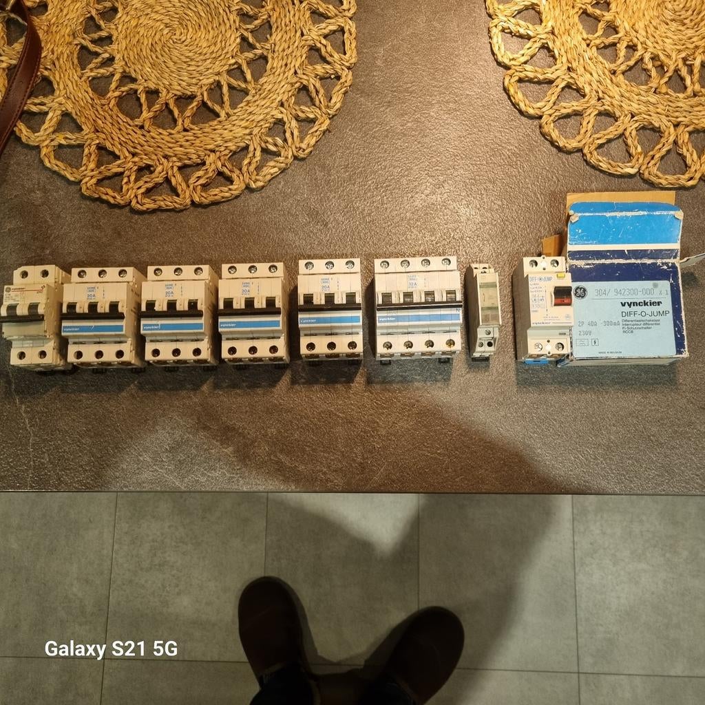 Te koop automatische zekeringen vynckier, Ophalen
