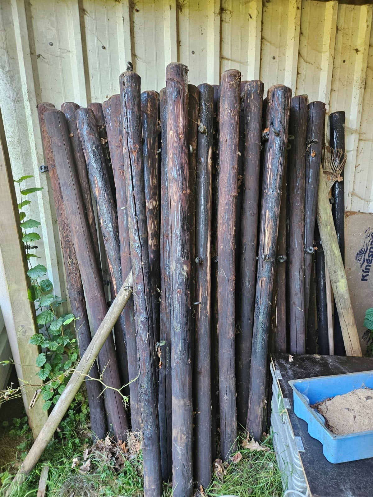 goed behandelde weide palen 1m80 x 8cm, Enlèvement, Poteaux