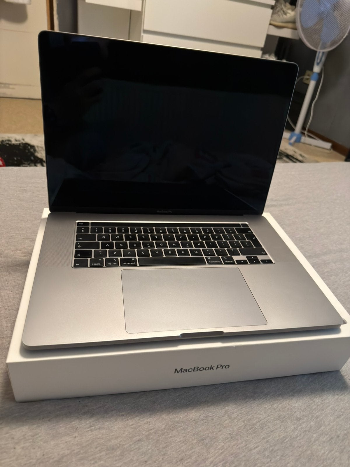 macbook pro 2019 16 inch, Gebruikt, 2 tot 3 Ghz, Qwerty, 512 GB