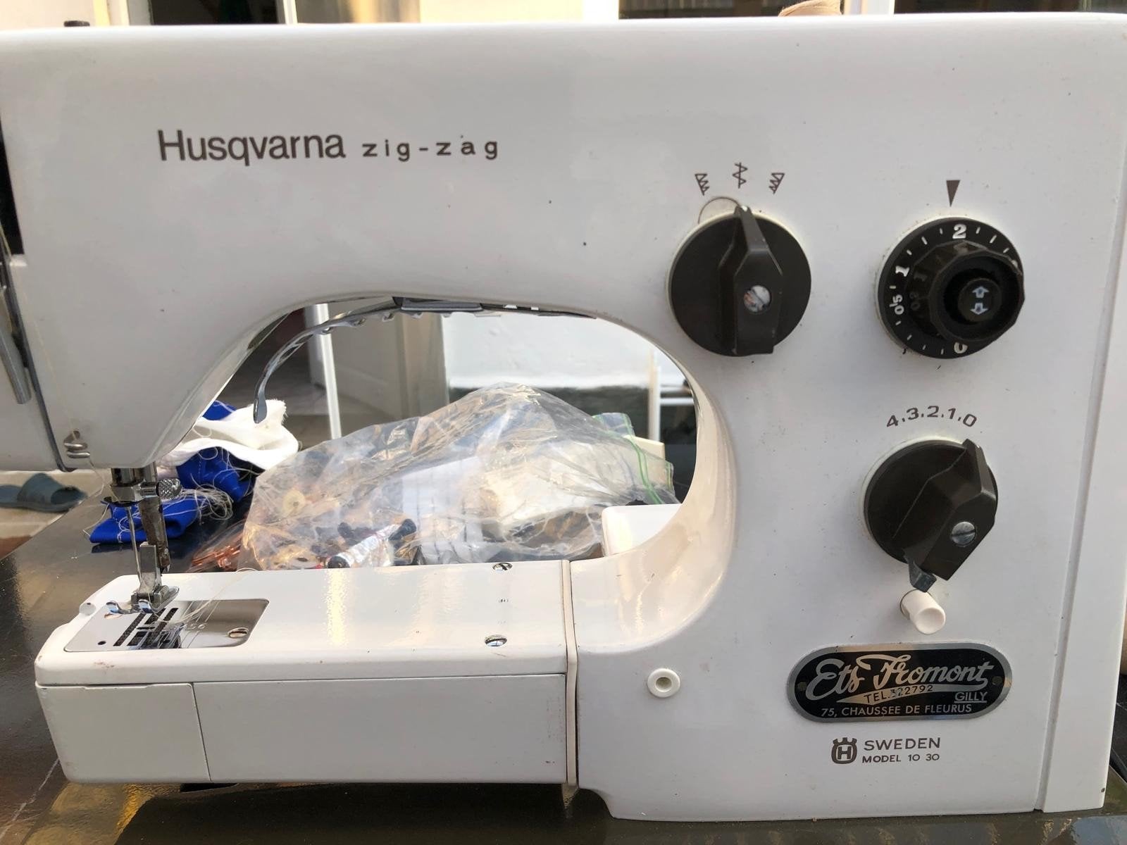 Machines a coudre husquarva 30 euro, Enlèvement