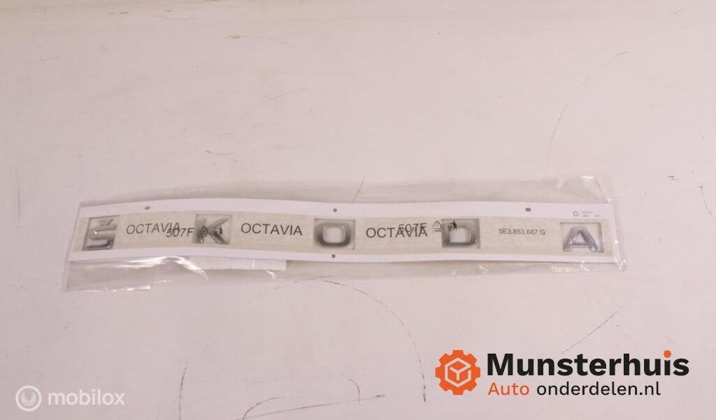 Embleem origineel Skoda Octavia ('18->) 5E3853687G2ZZ, Auto-onderdelen, Klein materiaal, Nieuw, Ophalen of Verzenden, Skoda, Skoda
