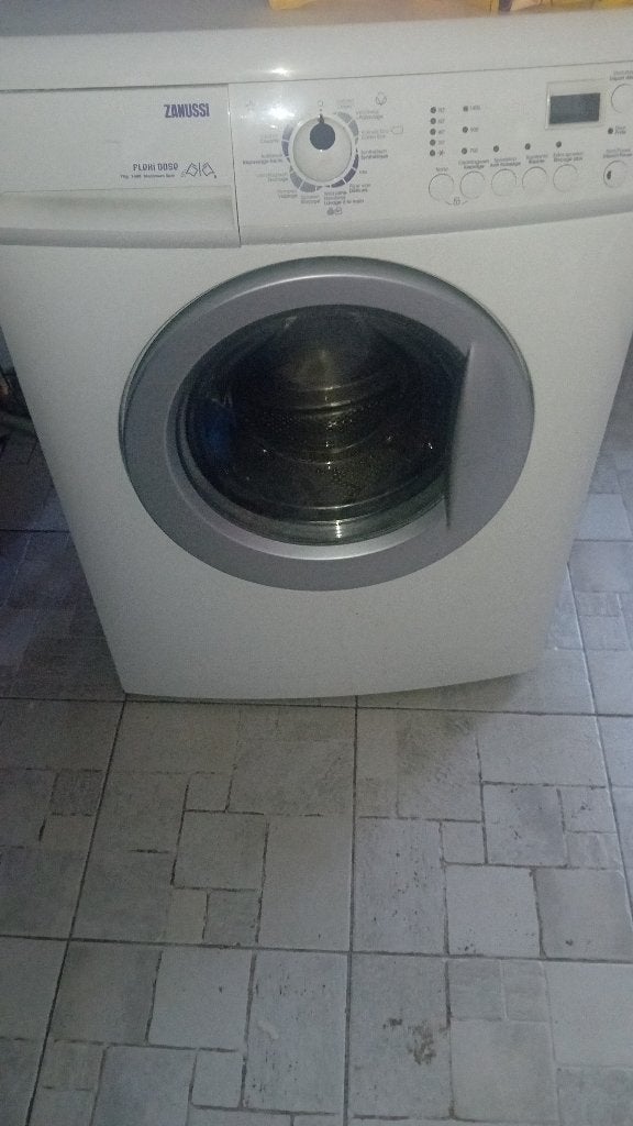 Machine à laver ZANUSSI, 6 à 8 kg, Enlèvement, Utilisé, 1200 à 1600 tours