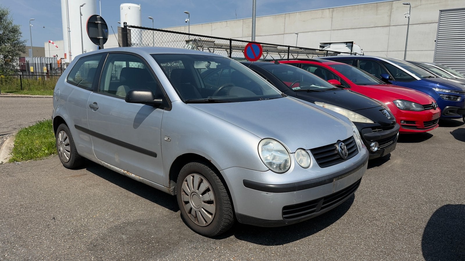 Volkswagen Polo 1.4 i Automaat zo mee te nemen, Auto's, Automaat, 75 kW, Stof, Zwart