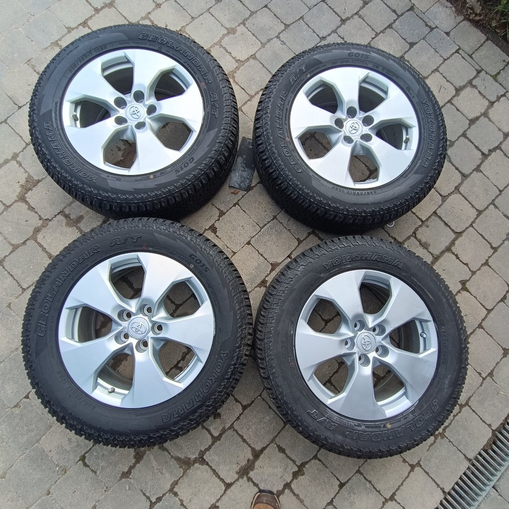 Pneu hiver Toyota RAV4, Autos : Pièces & Accessoires, Pneus & Jantes, Pneus hiver, Enlèvement, Utilisé, Véhicule tout-terrain