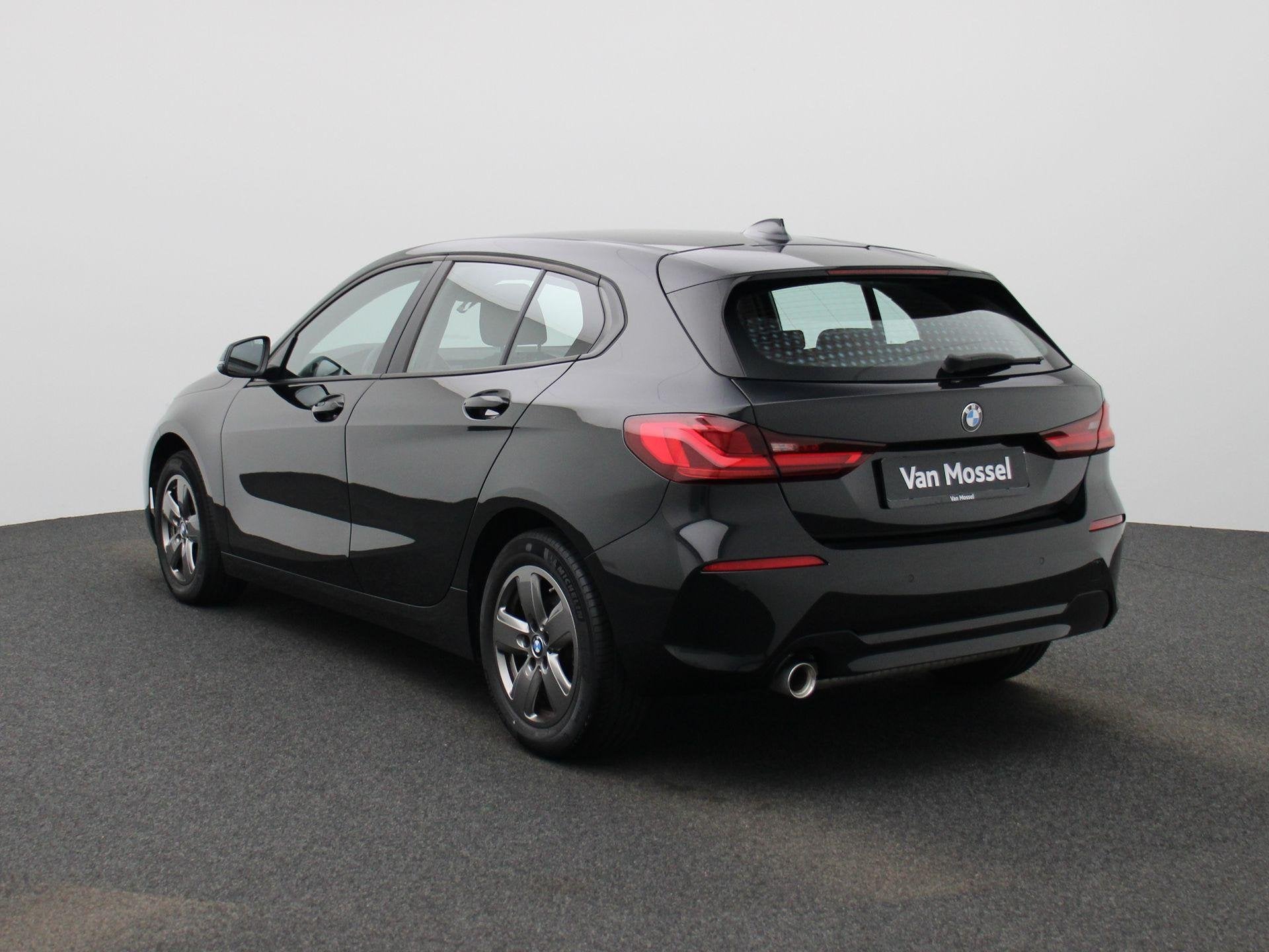 BMW 1 Serie Hatch 116iA (80 kW) (automatique), Autos, BMW, Achat, Entreprise, 1415 kg, 5 portes