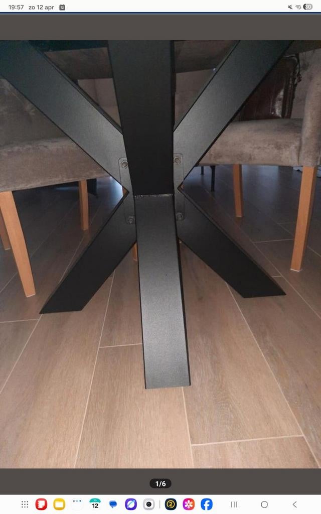 Ronde eettafel  en  4 landelijke  stoelen, Huis en Inrichting, Complete eetkamers, Ophalen