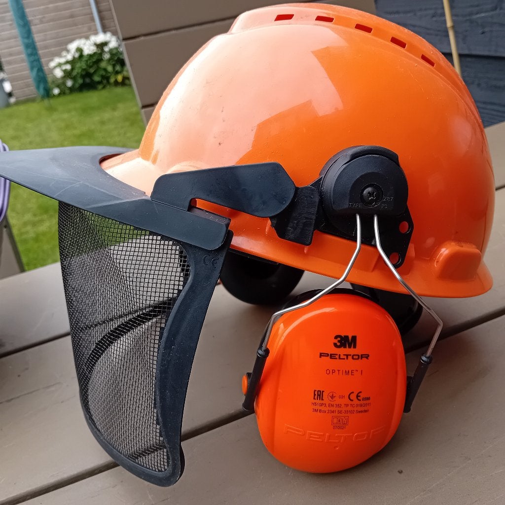 Zaaghelm Bosbouwhelm Peltor, Tuin en Terras, Werkkleding, Ophalen of Verzenden, Gebruikt