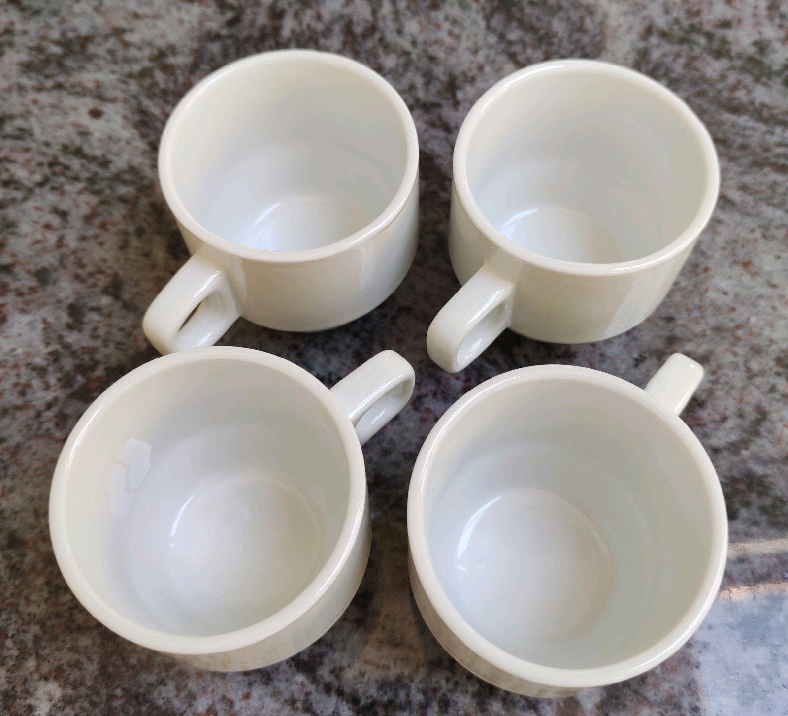 4 petites tasses espresso, Enlèvement