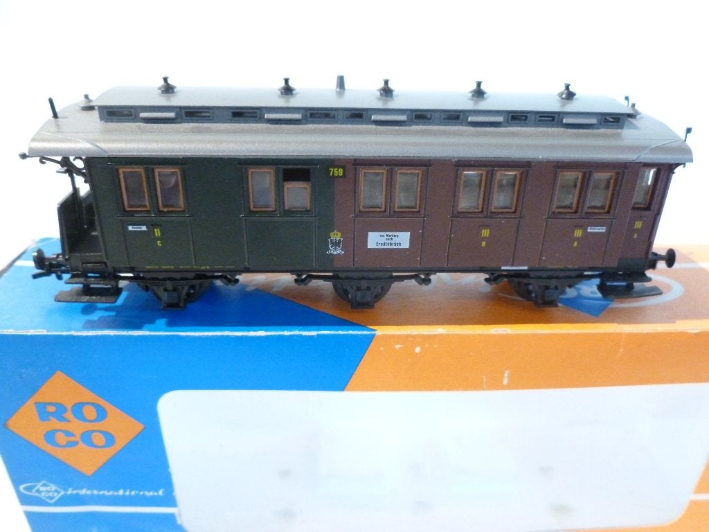TRAINS HO, Ophalen of Verzenden, Gelijkstroom, Wagon, Roco
