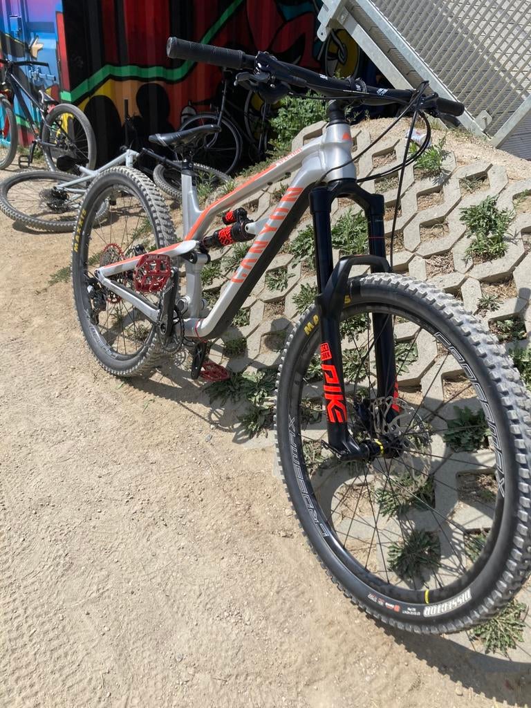 Paires de pneus Canyon spectral al 6 +, VTT tout suspendu, Enlèvement, Comme neuf, Hommes