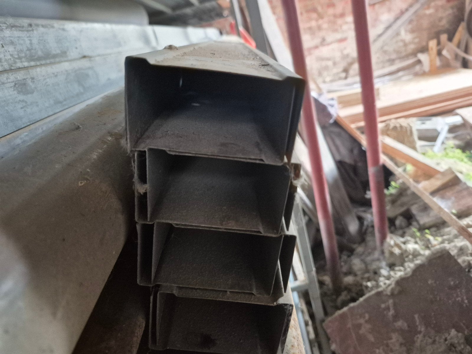 72x Metal stuts 4m x 7,5cm x 4cm 2.64€ per profiel, Doe-het-zelf en Bouw, Ophalen