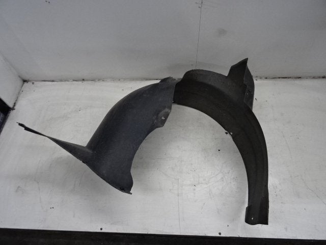 PARE BOUE AVANT DROIT Volkswagen Polo IV (9N1 / 2/3), Volkswagen, Volkswagen AG, Garde-boue, Utilisé