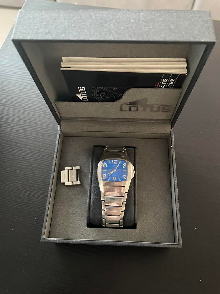 Lotus vrouw horloge in originele doos met blauwe plaat, Staal, Gebruikt, Staal, Polshorloge