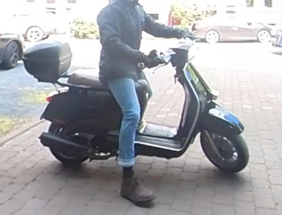 Lambretta v200 noir, Enlèvement