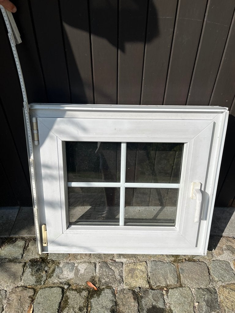 Fenêtre pivotante en PVC, Double vitrage, Comme neuf, Fenêtre de façade ou Vitre, Enlèvement