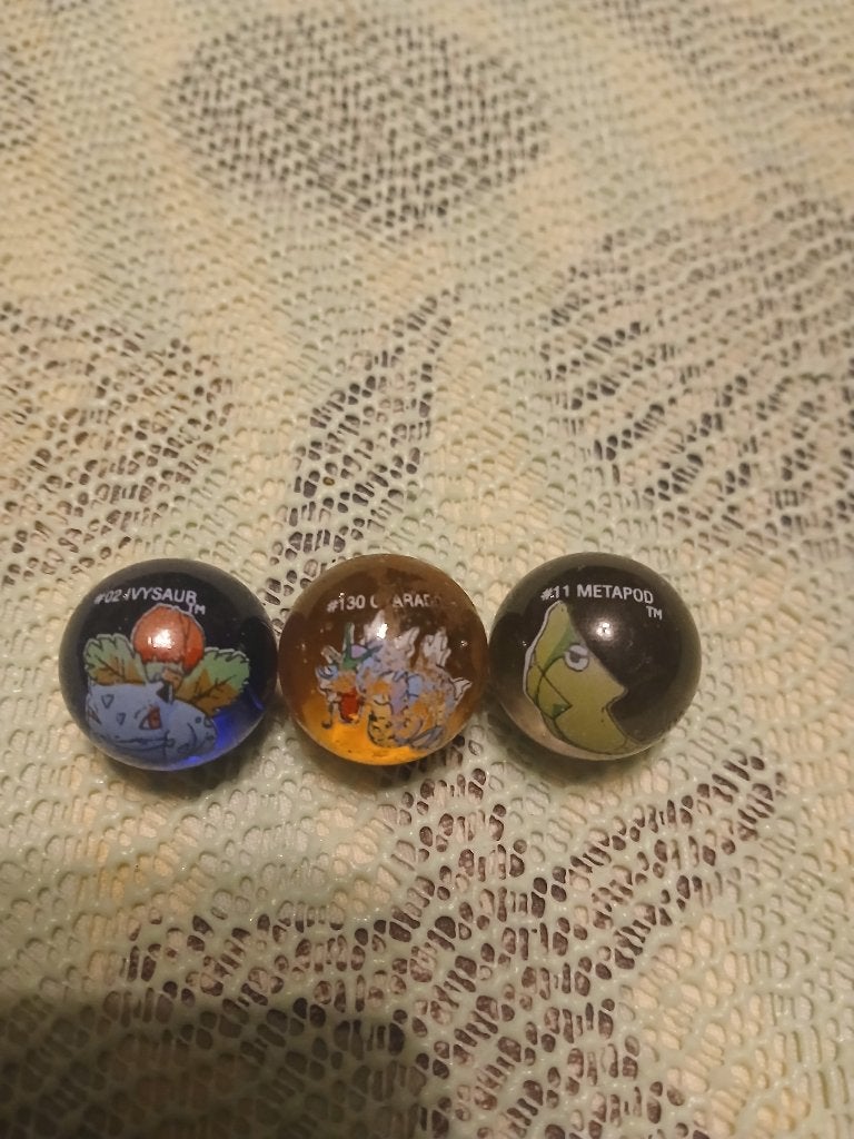 3 pokemon knikkers met zakje, Ophalen