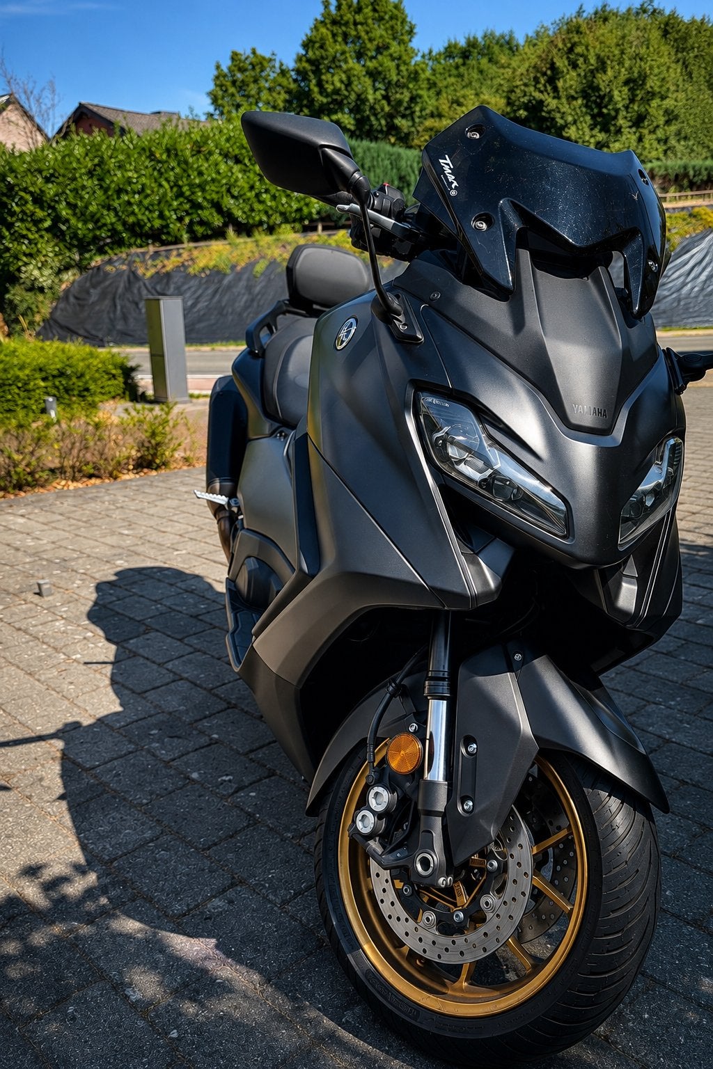 Yamaha TMAX 560 | Akrapovič | 17.500 KM | Groot onderhoud, Motoren, Scooter, Nieuw, Particulier, Minimaal motorrijbewijs A2