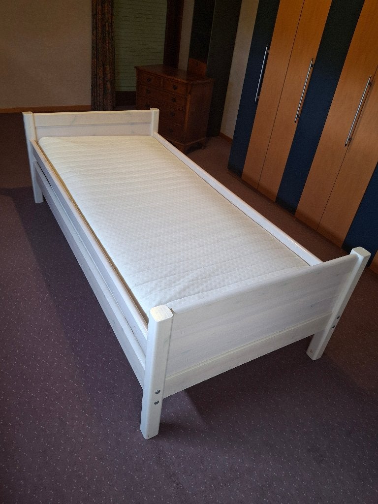 2 eenpersoonsbedden met ongebruikte matras, Huis en Inrichting, Ophalen, Nieuw, Matras