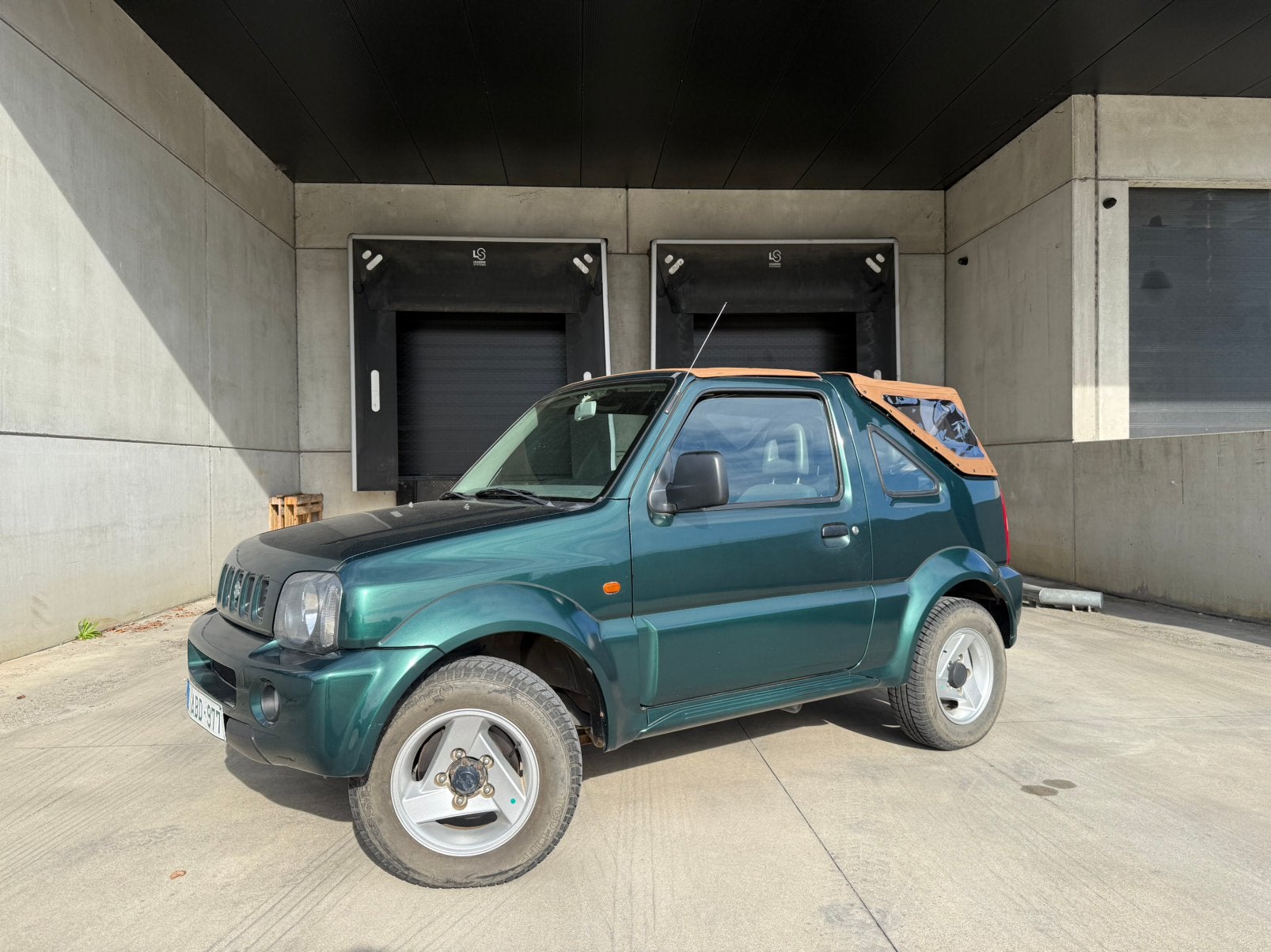 Suzuki Jimny Cabrio 1.3 4WD -59dkm, Autos, 75 kW, Achat, 1299 cm³, Cabriolet