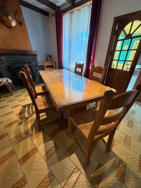 EETKAMER VAN MASSIEF EIKENHOUT, COMPLEET MET GLAS OP TAFEL, Ophalen of Verzenden, 6 tot 8 stoelen, CHENE CLAIR AVEC VITRE SUR TABLE