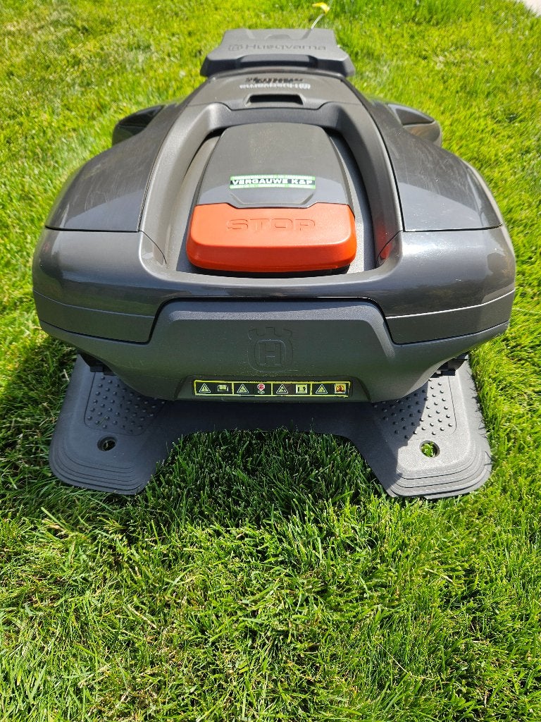 Zeer goed onderhouden robotmaaier Husqvarna 310, Ophalen, Zo goed als nieuw, Meer dan 25 cm, Husqvarna