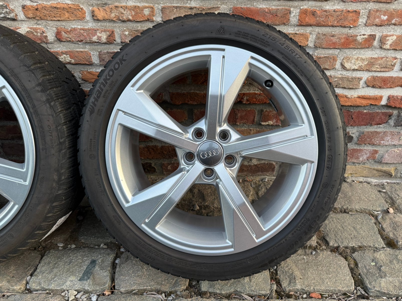 KIT HIVER AUDI A1 S LINE 215/45/R17 HANKOOK, Autos : Pièces & Accessoires, Pneus & Jantes, Pneus et Jantes, Véhicule de tourisme