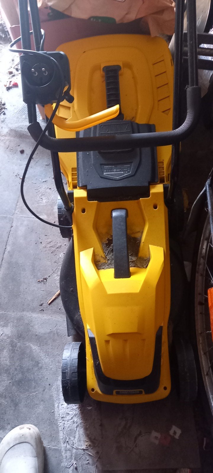 GRASMACHINE POWERPLUS SUPER KOOPJE voor de rappe, Ophalen