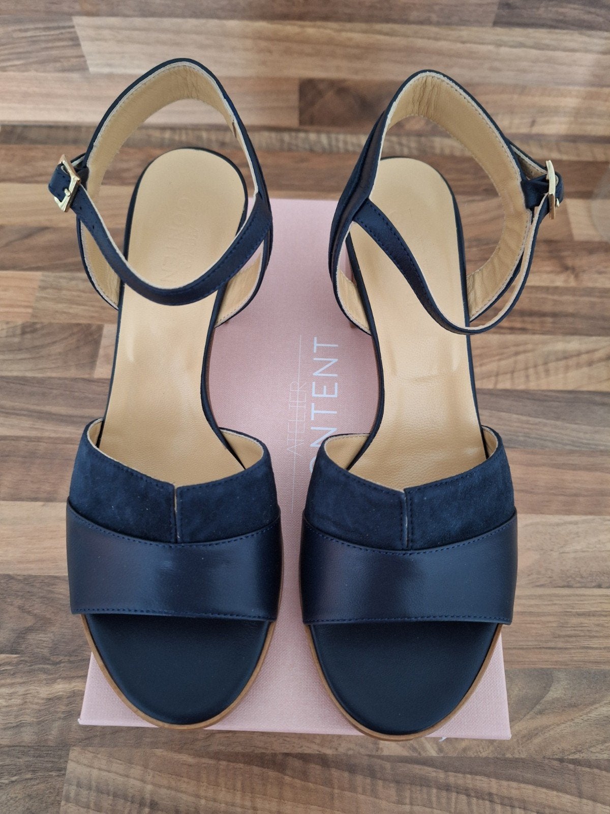 Volledig nieuwe blauwe sandalen, Vêtements | Femmes, Chaussures, Neuf, Enlèvement, Bleu, Sandales et Mûles