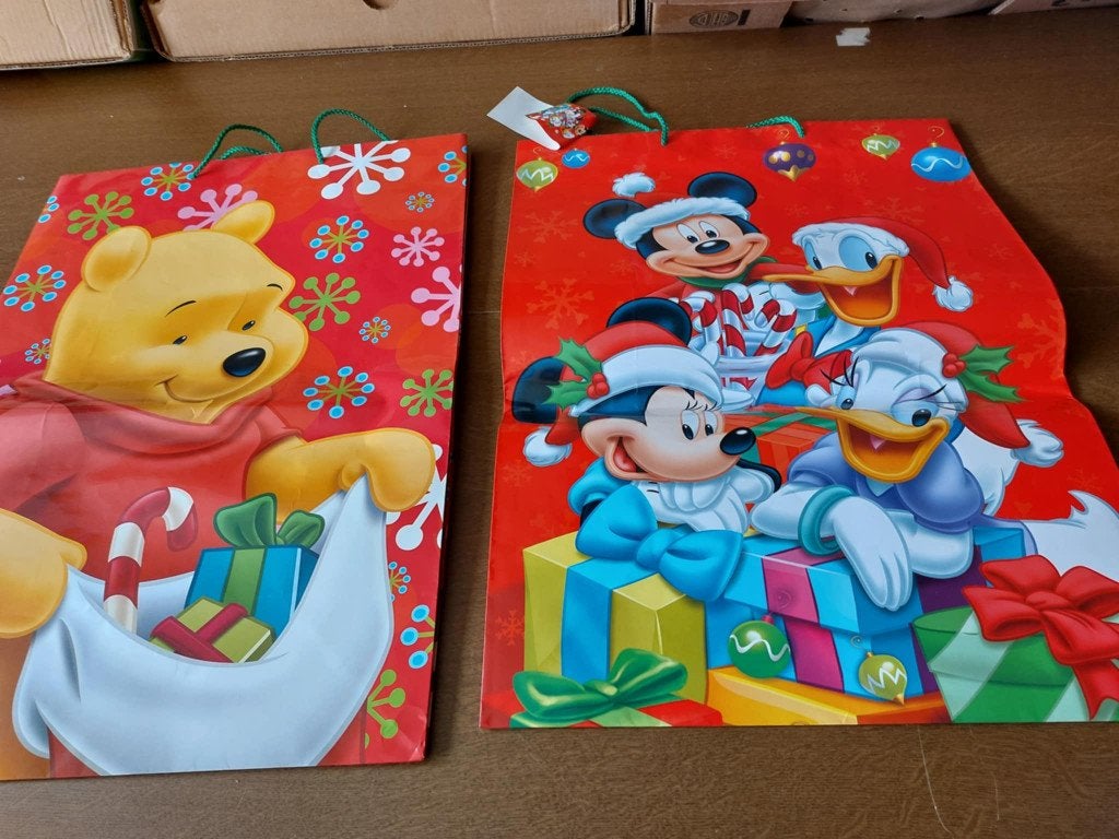 Verpakking Nieuw 45x 40 cm Geschenkzakken  Twee voor 3 €, Diversen, Cadeauverpakkingen, Ophalen, Nieuw, Cadeautasje