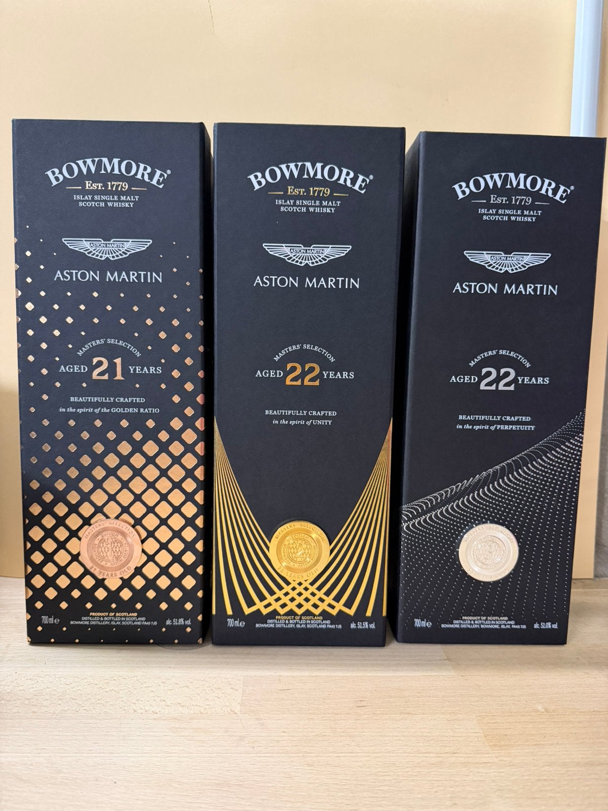 Bowmore Aston Martin 21yo, 22yo en 22Yo, Verzamelen, Ophalen, Zo goed als nieuw