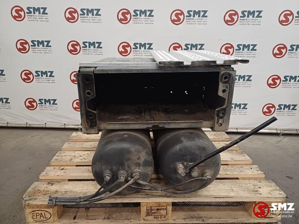 Occ lot de réservoirs d'air 40L 14Bar + coffre à b, Utilisé, Mercedes-Benz, Autres pièces automobiles