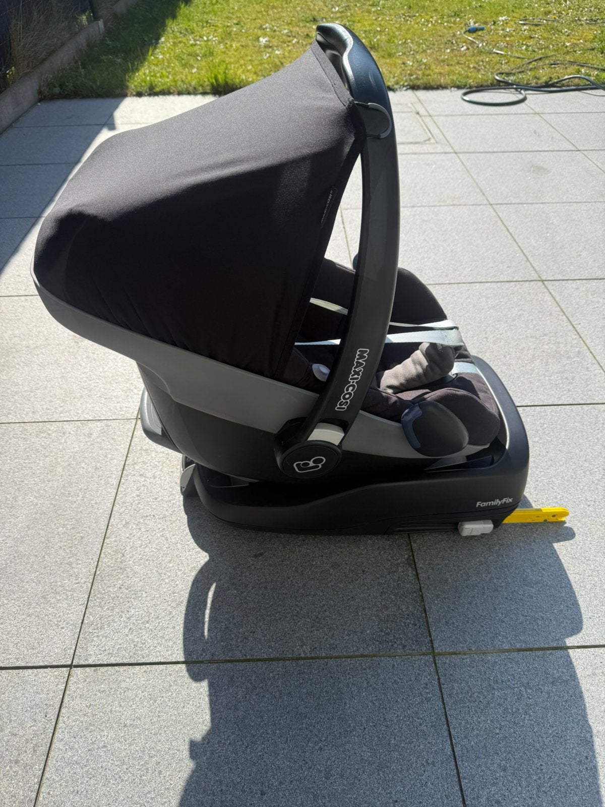 Maxi Cosi Pebble + Family Fix ISO-basis, Kinderen en Baby's, Autostoeltjes, Ophalen, Zo goed als nieuw, Isofix